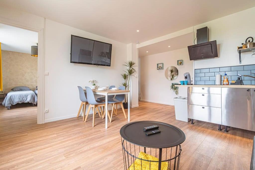 "Le Chaleureux" Appartement Pour 4 Personnes Isles-sur-Suippe Extérieur photo